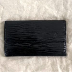 Vintage Authentic Louis Vuitton Epi Leather Wallet